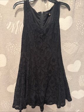 City Vibe Black Lace Mini Dress – Sleeveless A-Line